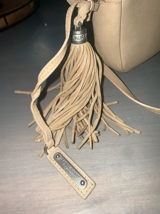 Saint Laurent Beige Leather Crossbody Lou Camera Bag with Tassel - Picture 3 of 9